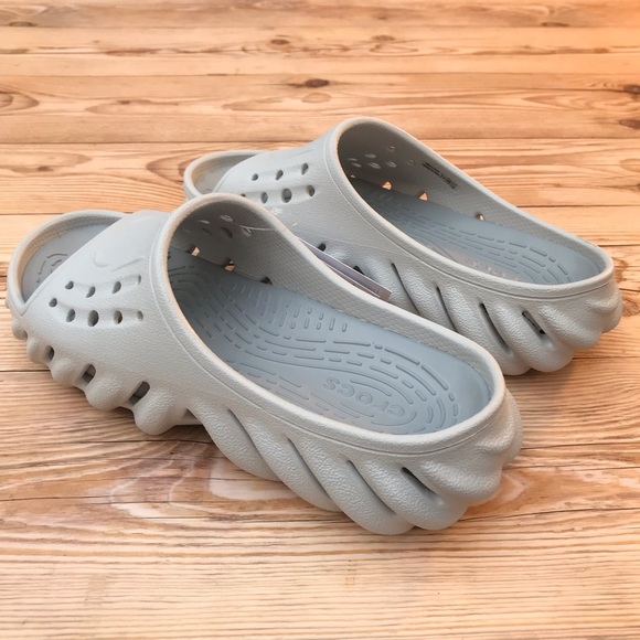 Crocs Echo Slide - Picture 14 of 16